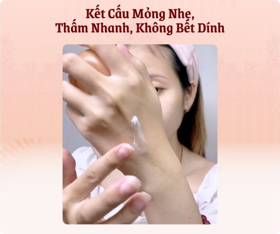 sản phẩm có kết cấu dạng lỏng, cực kỳ mỏng nhẹ trên da, giúp dưỡng chất thẩm thấu một cách nhanh chóng và hoàn toàn, không hề để lại cảm giác nhờn rít hay bết dính khó chịu